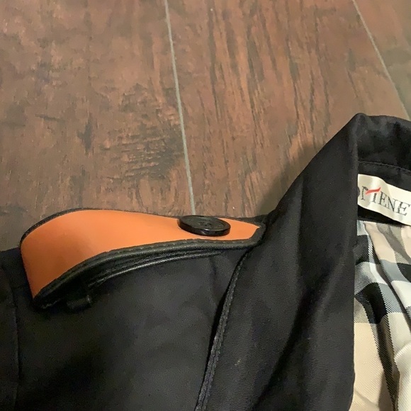 🧥 Classy Black Coat with faux leather and plaid interior - Picture 5 of 12